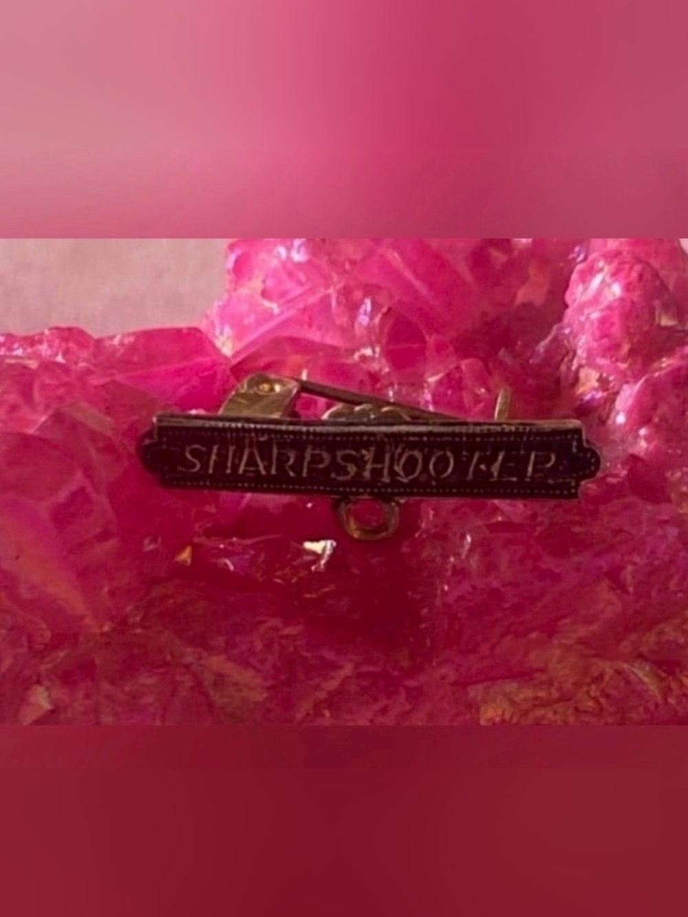 Vintage Gold Tone Sharpshooter Pin #7107
